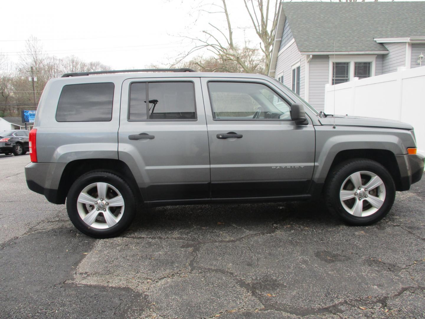 2012 Jeep Patriot (1C4NJRBB1CD) , AUTOMATIC transmission, located at 540a Delsea Drive, Sewell, NJ, 08080, (856) 589-6888, 39.752560, -75.111206 - Photo#8